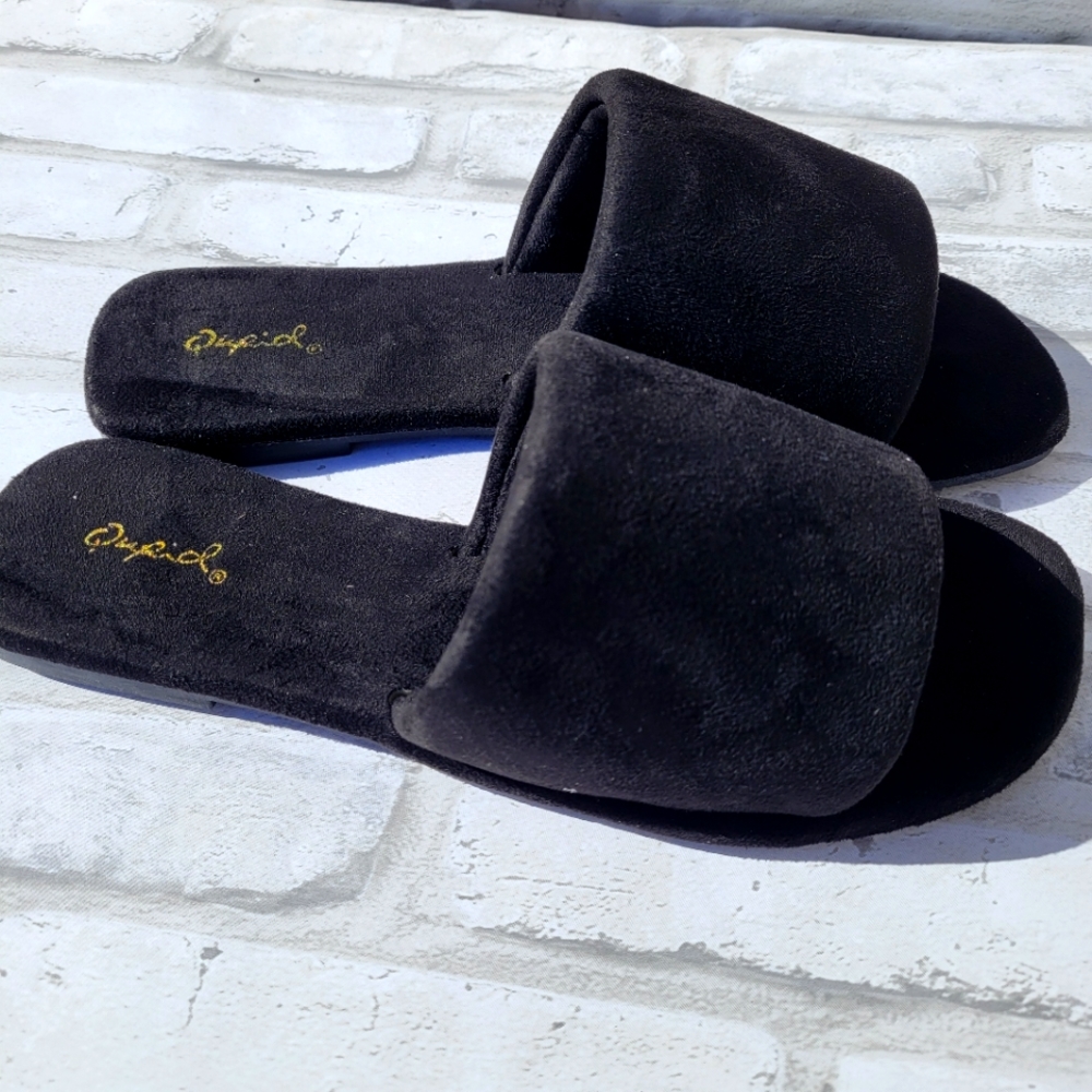 Comfortable Black Stretch Slides - Picture 2 of 4